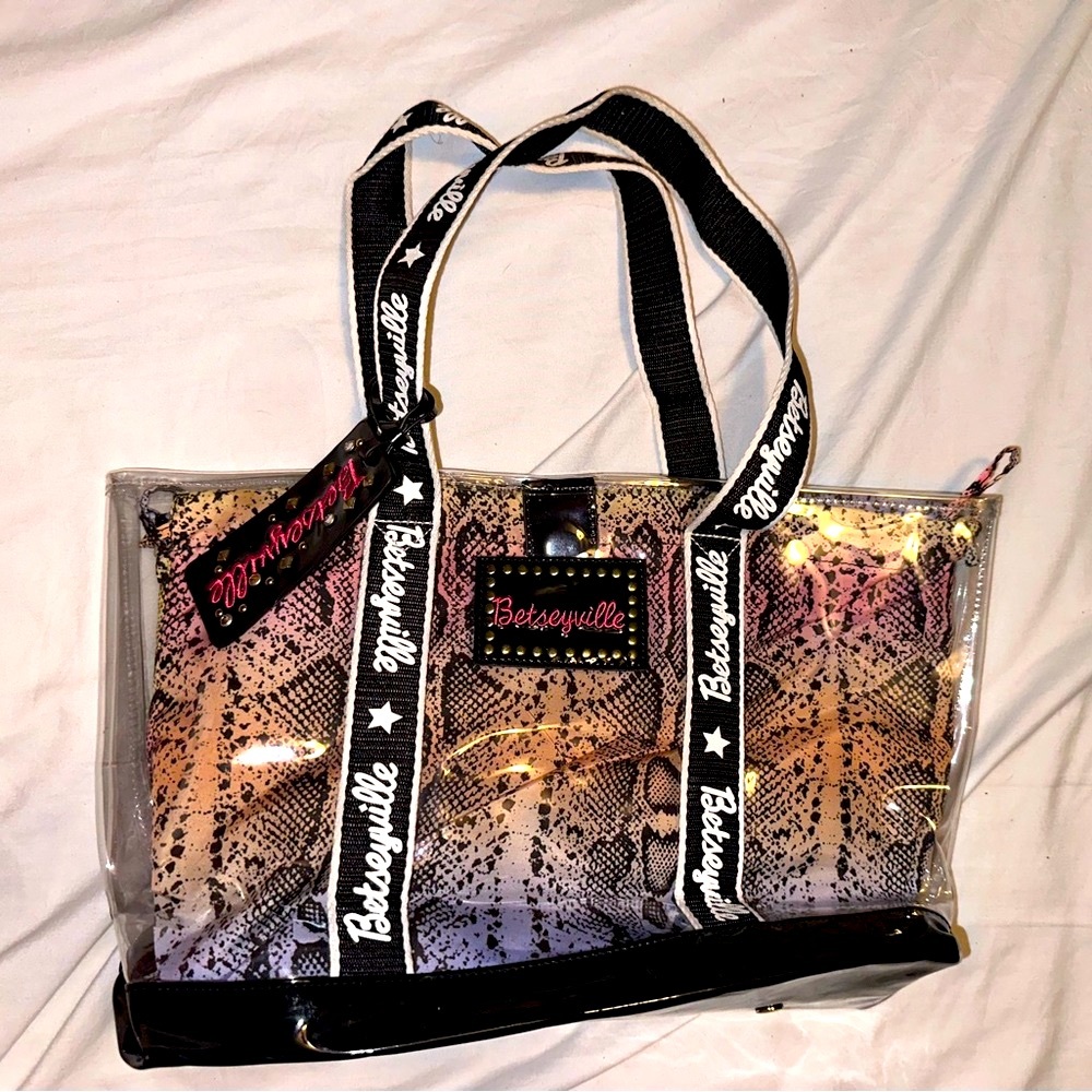 Betsey Johnson, Betseyville purse
